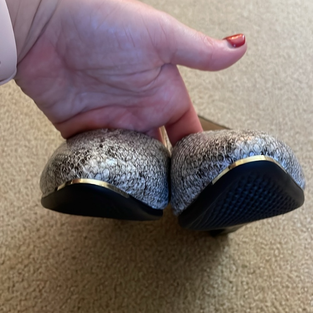 Cole Haan wedge, never wore, size 8.5
Cute design, incredibly comfy - Picture 6 of 8